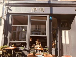 Cafe 40, Barnes